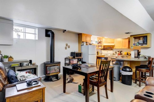 527 35A Street Nw, Calgary, AB - Indoor