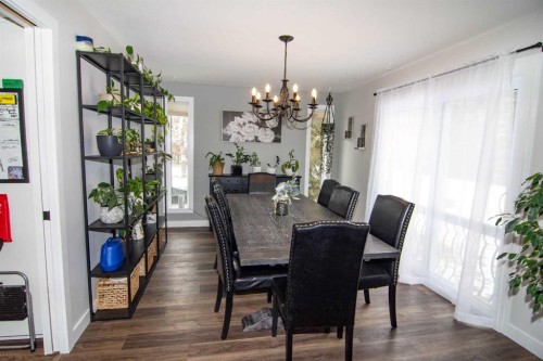 33233 Range Road 284, Rural Mountain View County, AB - Indoor Photo Showing Dining Room