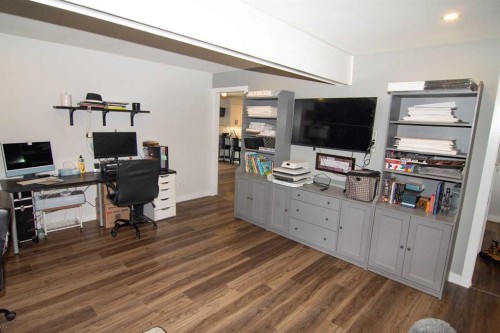 33233 Range Road 284, Rural Mountain View County, AB - Indoor Photo Showing Office