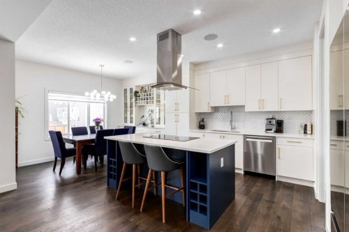 305 Kinniburgh Cove, Chestermere, AB - Indoor Photo Showing Other Room