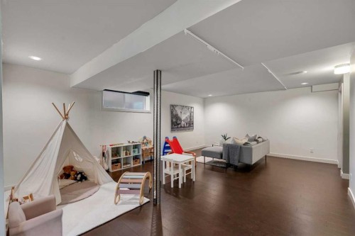 87 Prestwick Close Se, Calgary, AB - Indoor