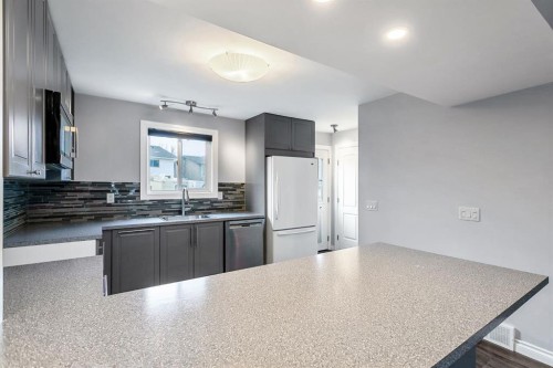 92 Riverbrook Place Se, Calgary, AB - Indoor Photo Showing Kitchen