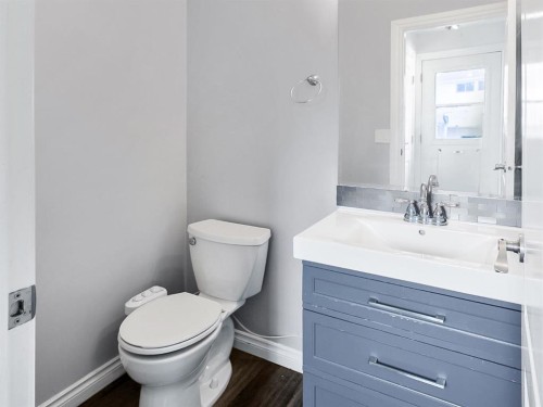 92 Riverbrook Place Se, Calgary, AB - Indoor Photo Showing Bathroom