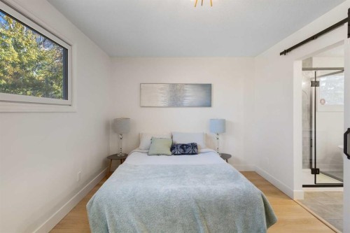 4812 Verona Drive Nw, Calgary, AB - Indoor Photo Showing Bedroom