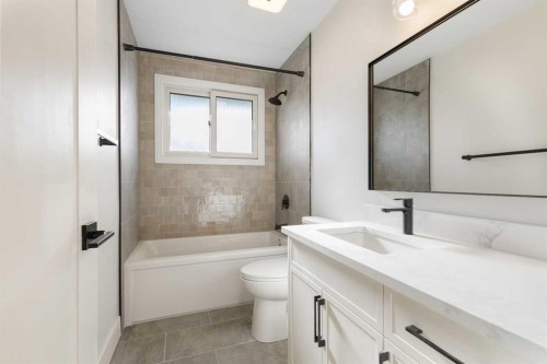 4812 Verona Drive Nw, Calgary, AB - Indoor Photo Showing Bathroom