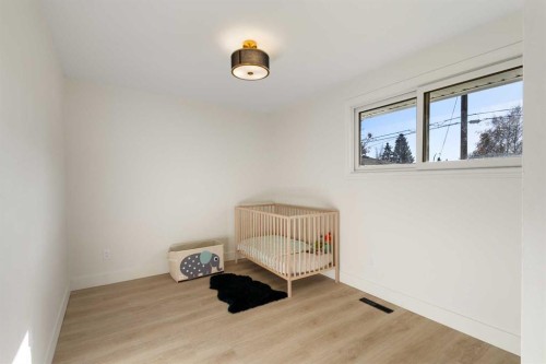 4812 Verona Drive Nw, Calgary, AB - Indoor Photo Showing Other Room