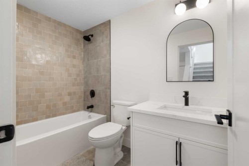 4812 Verona Drive Nw, Calgary, AB - Indoor Photo Showing Bathroom