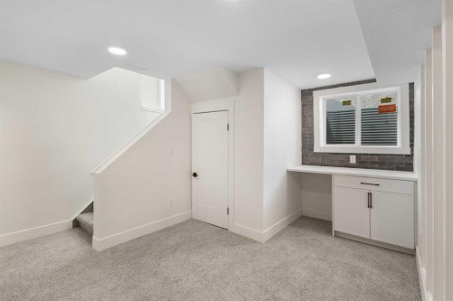 4812 Verona Drive Nw, Calgary, AB - Indoor Photo Showing Other Room