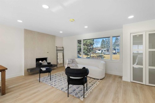 4812 Verona Drive Nw, Calgary, AB - Indoor Photo Showing Living Room