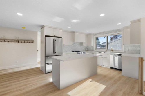 4812 Verona Drive Nw, Calgary, AB - Indoor Photo Showing Kitchen With Upgraded Kitchen