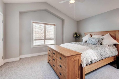 703 52 Avenue Sw, Calgary, AB - Indoor Photo Showing Bedroom