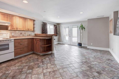 703 52 Avenue Sw, Calgary, AB - Indoor Photo Showing Kitchen