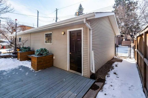 703 52 Avenue Sw, Calgary, AB - Outdoor With Exterior