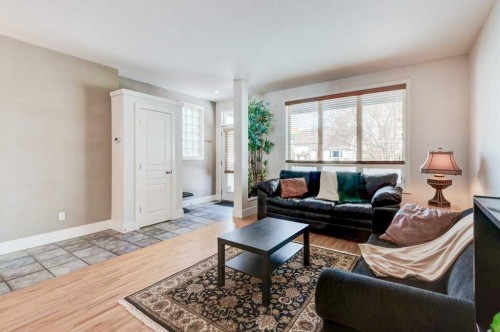703 52 Avenue Sw, Calgary, AB - Indoor Photo Showing Living Room