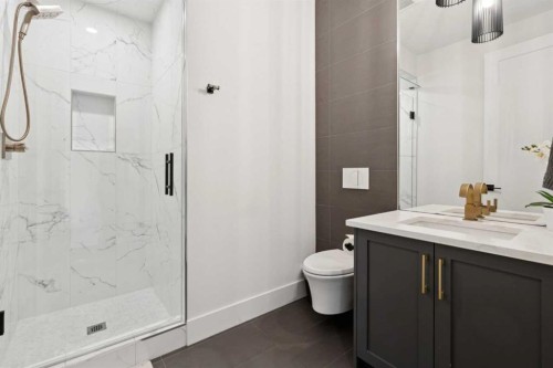 143 Aspen Summit Boulevard Sw, Calgary, AB - Indoor Photo Showing Bathroom
