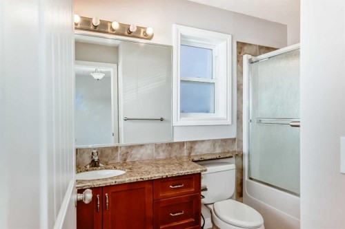 87 Sherwood Circle Nw, Calgary, AB - Indoor Photo Showing Bathroom