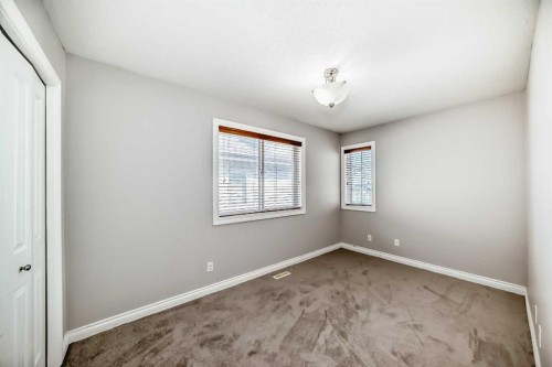 87 Sherwood Circle Nw, Calgary, AB - Indoor Photo Showing Other Room