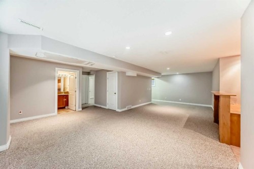 87 Sherwood Circle Nw, Calgary, AB - Indoor
