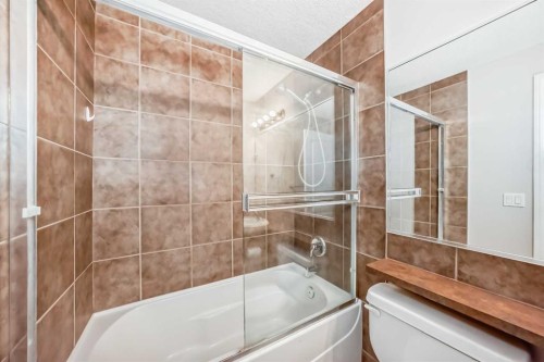 87 Sherwood Circle Nw, Calgary, AB - Indoor Photo Showing Bathroom