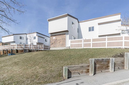 77-5103 35 Avenue Sw, Calgary, AB - Outdoor With Exterior