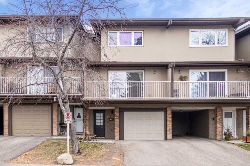 72-1055 72 Avenue NW Calgary, AB T2K 5S4