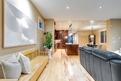 1727 Bowness Road Nw, Calgary, AB - Indoor