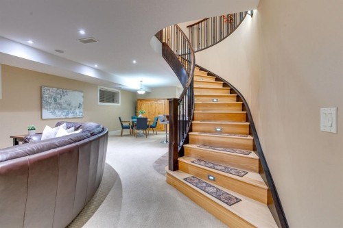 1727 Bowness Road Nw, Calgary, AB - Indoor Photo Showing Other Room