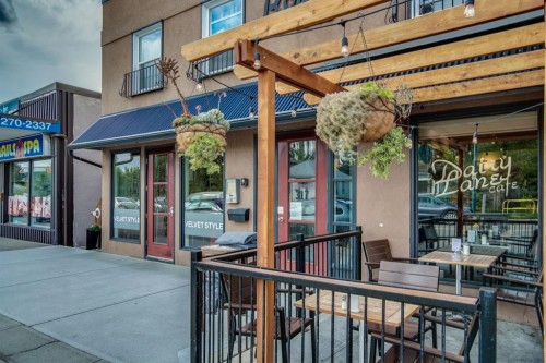 1727 Bowness Road Nw, Calgary, AB - Outdoor