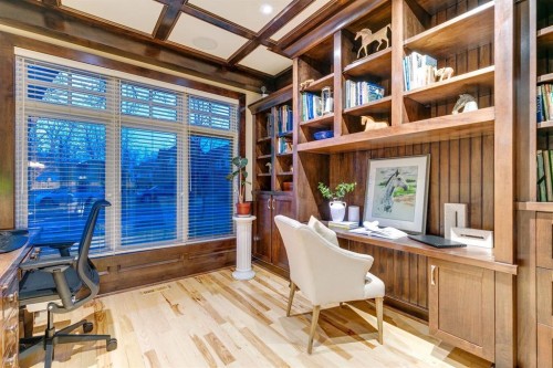 1727 Bowness Road Nw, Calgary, AB - Indoor Photo Showing Office