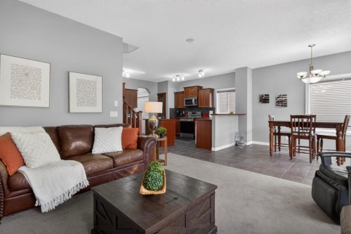 98 Evanscove Circle Nw, Calgary, AB - Indoor Photo Showing Living Room