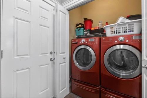 98 Evanscove Circle Nw, Calgary, AB - Indoor Photo Showing Laundry Room