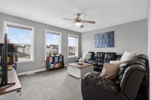 98 Evanscove Circle Nw, Calgary, AB - Indoor Photo Showing Living Room