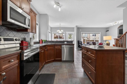 98 Evanscove Circle Nw, Calgary, AB - Indoor Photo Showing Kitchen
