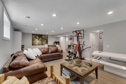 45 Hanson Hollow Ne, Langdon, AB - Indoor