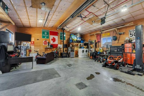 45 Hanson Hollow Ne, Langdon, AB - Indoor Photo Showing Garage