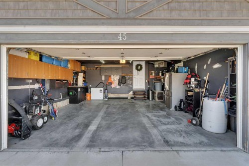 45 Hanson Hollow Ne, Langdon, AB - Indoor Photo Showing Garage