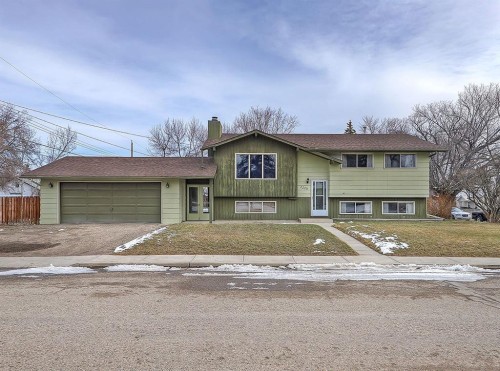 2220 23 Street  Nanton, AB T0L 1R0