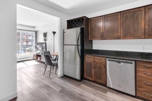 204-931 2 Avenue Nw, Calgary, AB - Indoor Photo Showing Kitchen