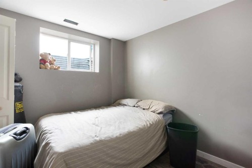 204 Eversyde Circle Sw, Calgary, AB - Indoor Photo Showing Bedroom