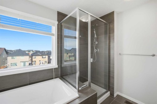 76 Nolancrest Green Nw, Calgary, AB - Indoor Photo Showing Bathroom