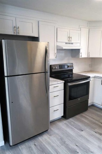 28 Riley Street NE High River, AB T2V 1G5