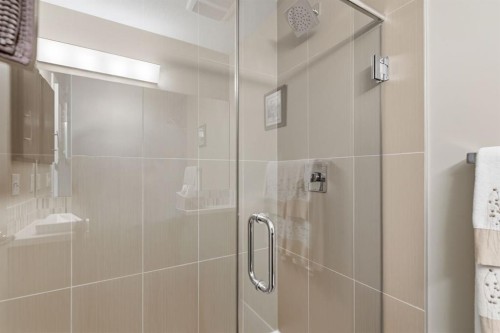 412 Ascot Circle Sw, Calgary, AB - Indoor Photo Showing Bathroom