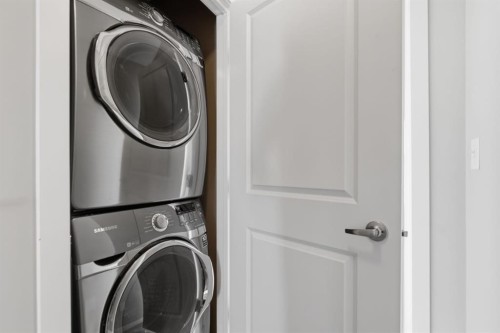 412 Ascot Circle Sw, Calgary, AB - Indoor Photo Showing Laundry Room