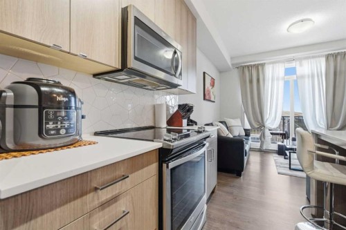 414-30 Walgrove Se, Calgary, AB - Indoor Photo Showing Kitchen