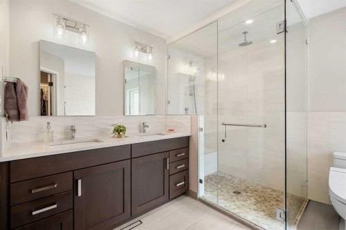 14 Sun Harbour Way Se, Calgary, AB - Indoor Photo Showing Bathroom