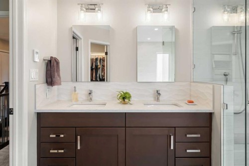 14 Sun Harbour Way Se, Calgary, AB - Indoor Photo Showing Bathroom