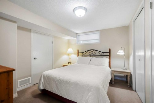 14 Sun Harbour Way Se, Calgary, AB - Indoor Photo Showing Bedroom