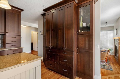 14 Sun Harbour Way Se, Calgary, AB - Indoor Photo Showing Other Room