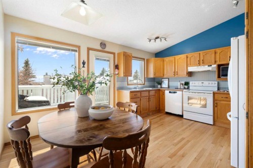 221 Scurfield Place Nw, Calgary, AB - Indoor