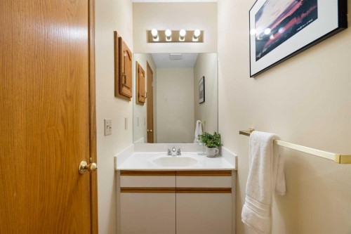 221 Scurfield Place Nw, Calgary, AB - Indoor Photo Showing Bathroom